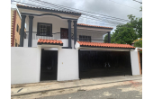 IM519, CASA DE 2 NIVELES EN LUCERNA